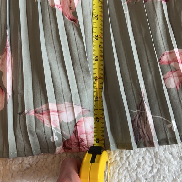 SHEIN Simplee NWT Keyhole Neckline Floral Pleated - Picture 7 of 10